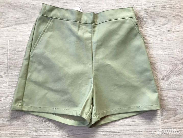 Шорты женские кожаные 42 размер