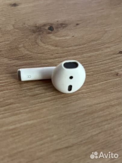 Наушники earpods правый