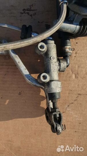 Задняя тормозная система Kawasaki ZZR600