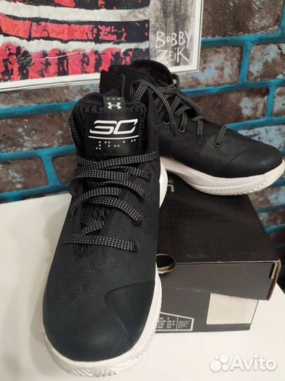 Баскетбольные кроссовки under armour 35,5