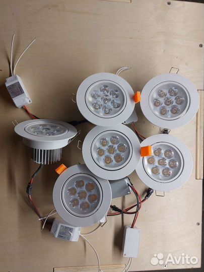 Светильник потолочный встраиваемый