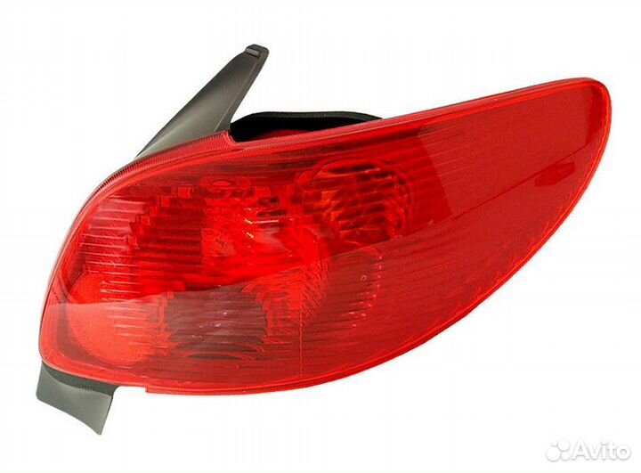 Фонарь правый Peugeot 206 (2003)