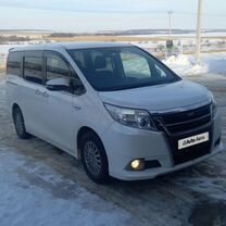 Toyota Esquire 1.8 CVT, 2015, 140 000 км, с пробегом, цена 2 100 000 руб.