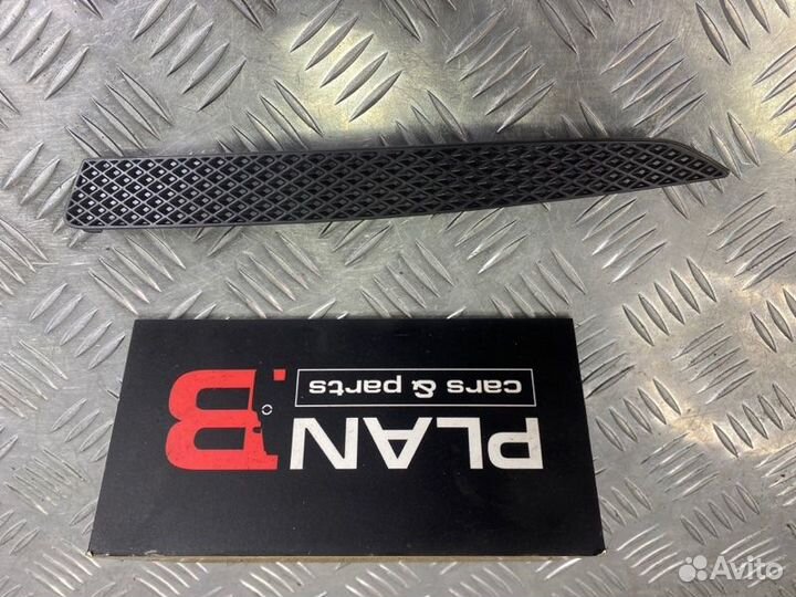 Накладка на фару передняя левая Ford Kuga 2G 2015