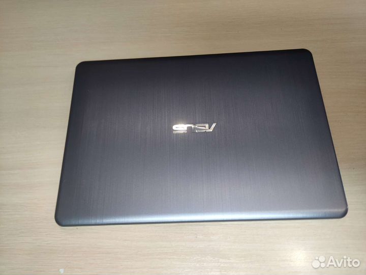 Ноутбук Asus E406M