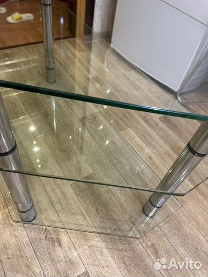 Стол под телевизор