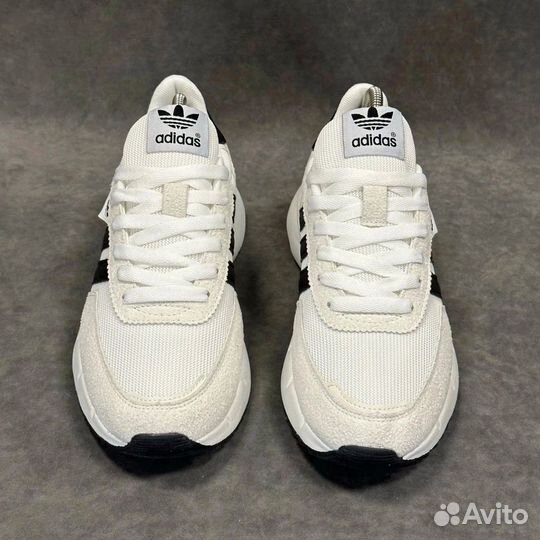 Кроссовки Adidas