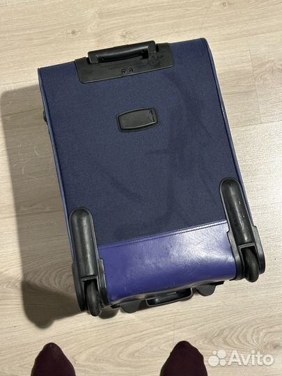 Чемодан ручная кладь на колесах