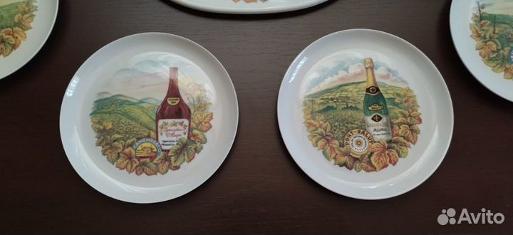 Сырные немецкие тарелки и поднос