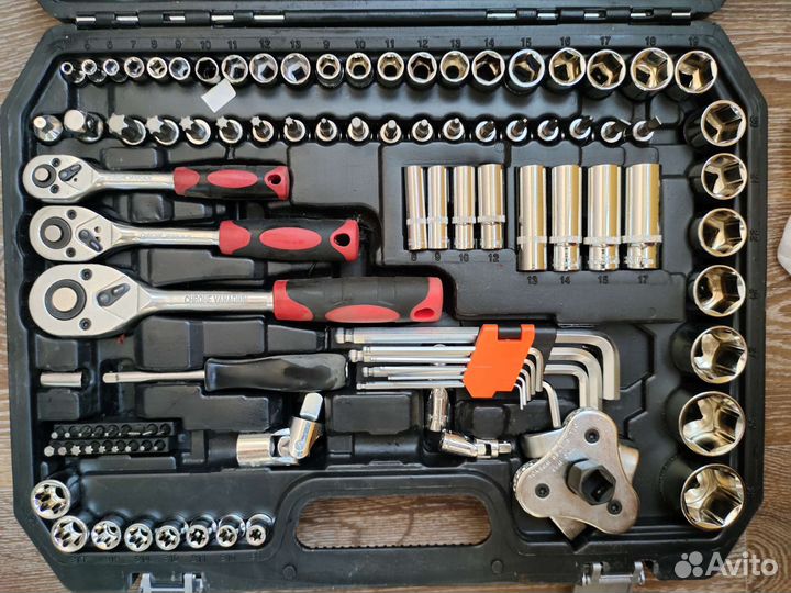 Набор инструментов 121 предмет