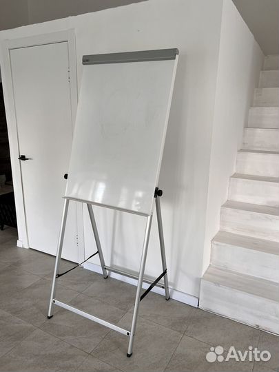 Маркерная доска на ножках