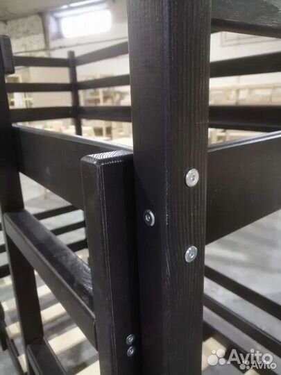 Кровать детская, массив сосны, высокий борт