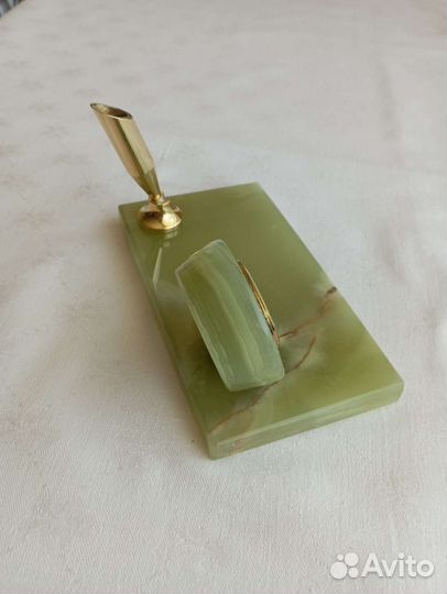 Письменный набор из оникса с часами