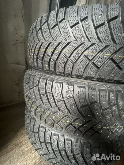 Michelin X-Ice North 4 215/65 R17 103T