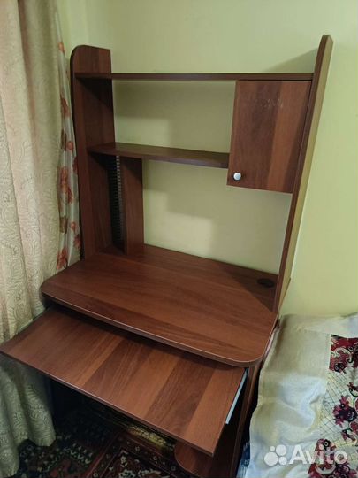 Продам компьютерный стол