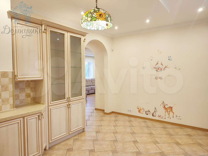 Дом 284 м² на участке 1 сот.