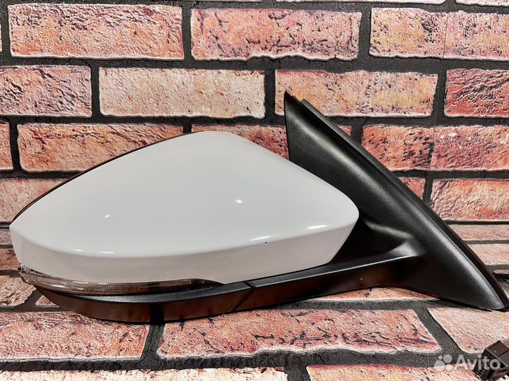 Зеркало заднего вида боковое правое Skoda Octavia