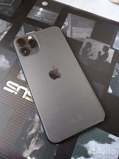 Телефон iPhone 11 про