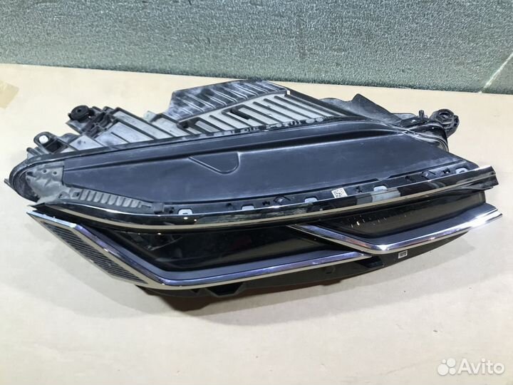 Фара Volkswagen Touareg