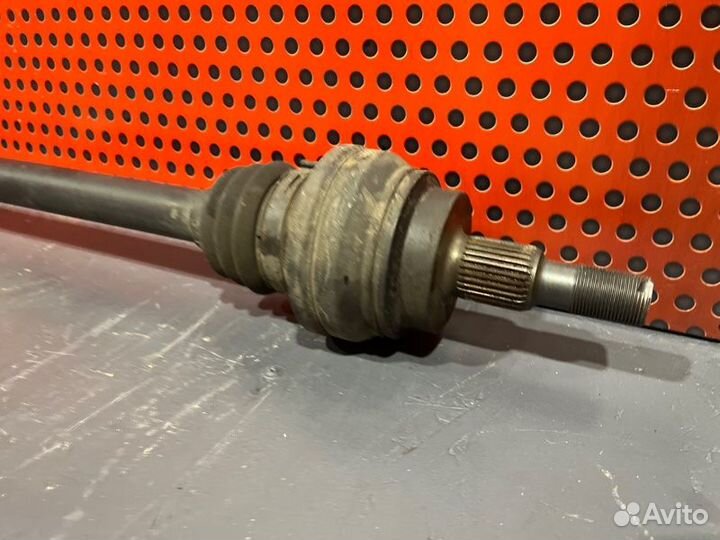 Полуось задняя (приводной вал, шрус) Mercedes-Benz