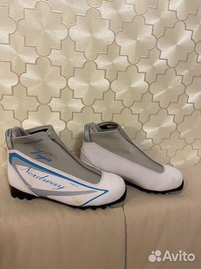 Лыжные ботинки для девочки размер 37/38