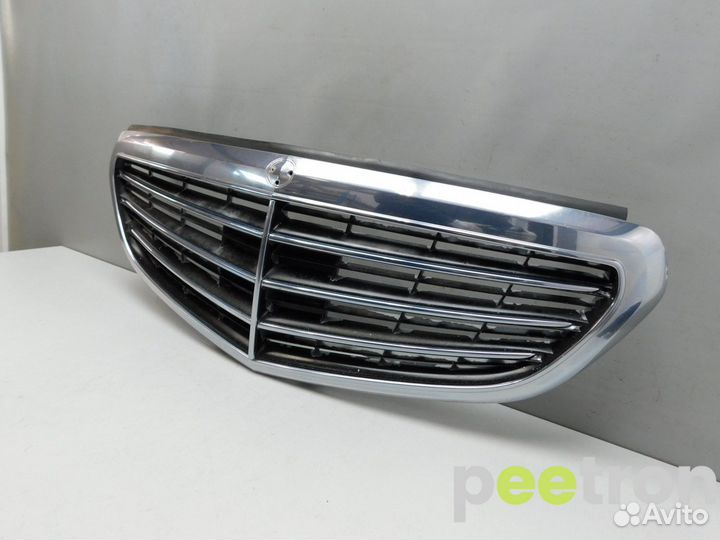 Б/У Решетка радиатора A2128801483 mercedes-benz