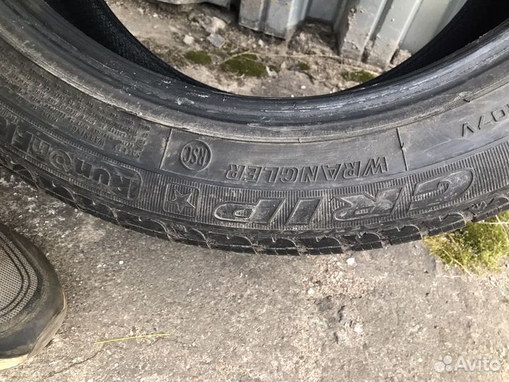 Goodyear UltraGrip 255/50 R19