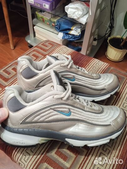 Кроссовки nike air женские us7(ориг)