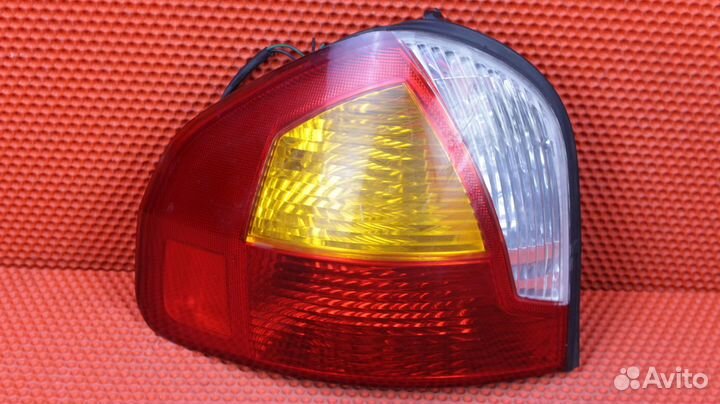 Фонарь задний левый Hyundai Santa Fe SM D4EA 92401
