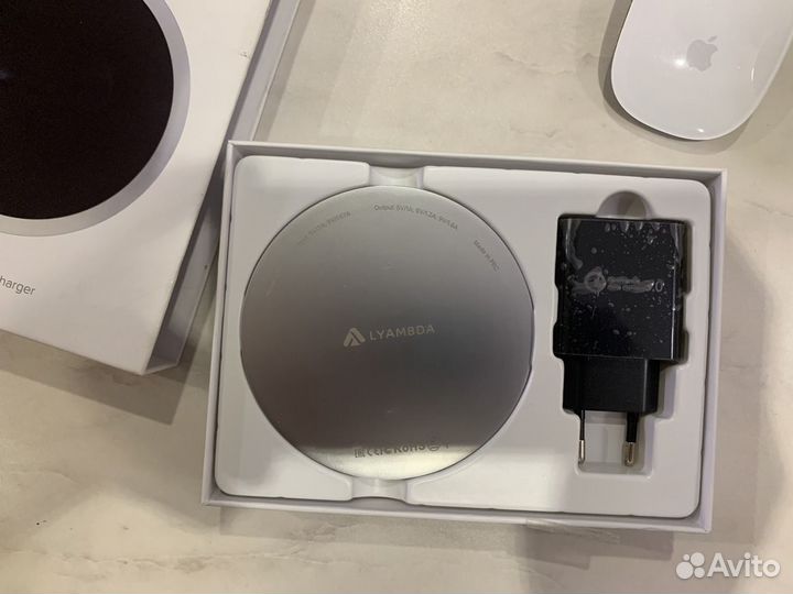 Беспроводная зарядка Lyambda