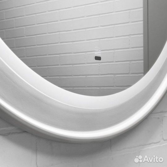 Зеркало Comforty Ереван 70 с системой антизапотевания белое матовое