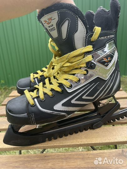 Коньки CCM Vector 3.0 45 (11,5 US)