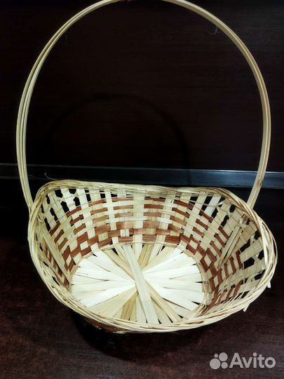 Корзина плетеная для подарков