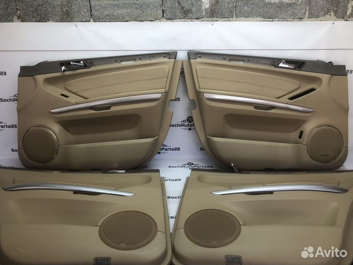 Комплек обшивок двери Mercedes GL W164