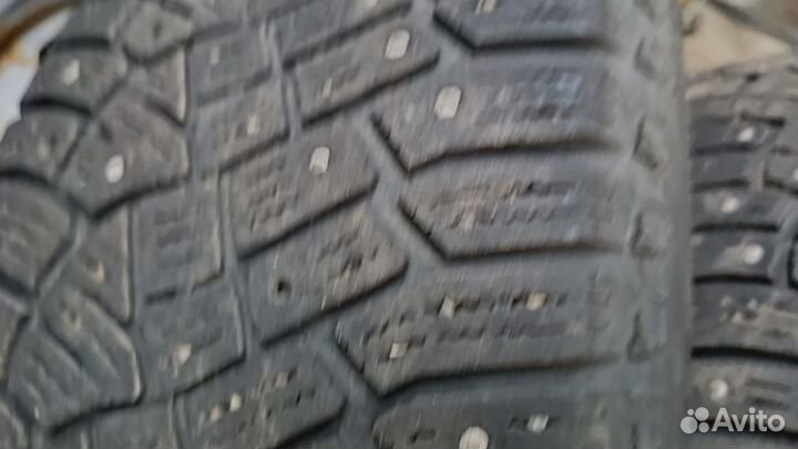 Continental IceContact 2 215/65 R16