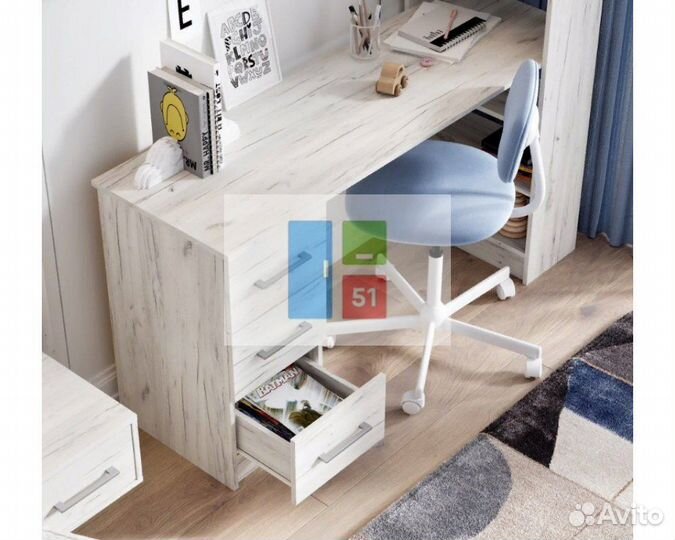 Письменный стол