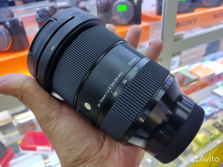 Sigma AF 24-70mm f/2.8 DG DN Art Sony E витрина