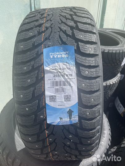 Nokian Tyres Hakkapeliitta 9 SUV 255/45 R19 104T