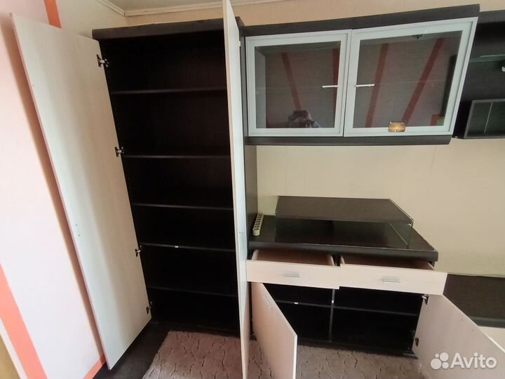 Стенка в гостиную со шкафами