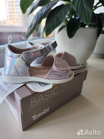 Сандалии для девочки 22 размер новые