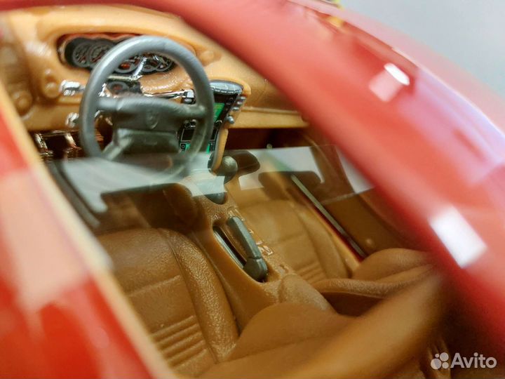 Коллекционная модель Porsche 911 1:18