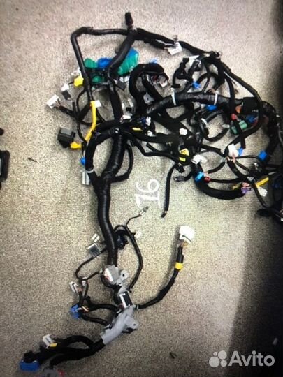 Подторпедная проводка Kia Stinger 3.3