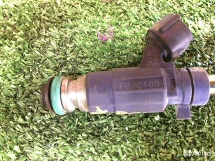 Форсунка топливная Nissan X-Trail T30 QR20DE