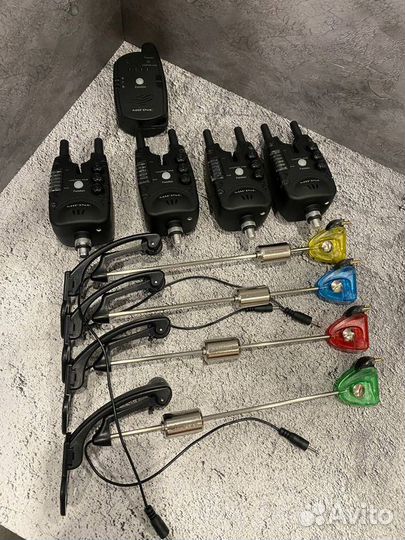 Комплект сигнализаторы поклевки с пейджером и свингеры