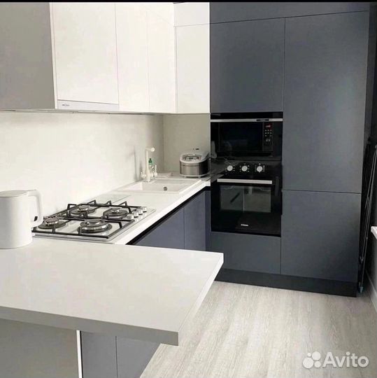 Кухня новая встроенная