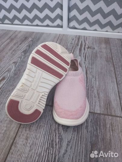 Кроссовки ддя девочки 22 размер