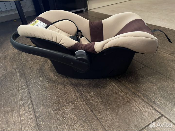 Автомобильное кресло