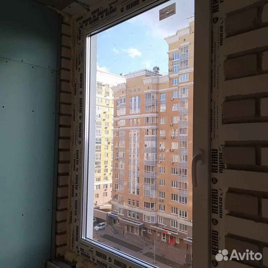 Пластиковые окна на балкон Остекление