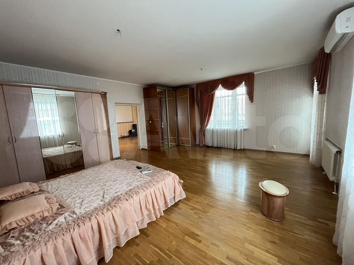 3-к. квартира, 181 м², 6/7 эт.