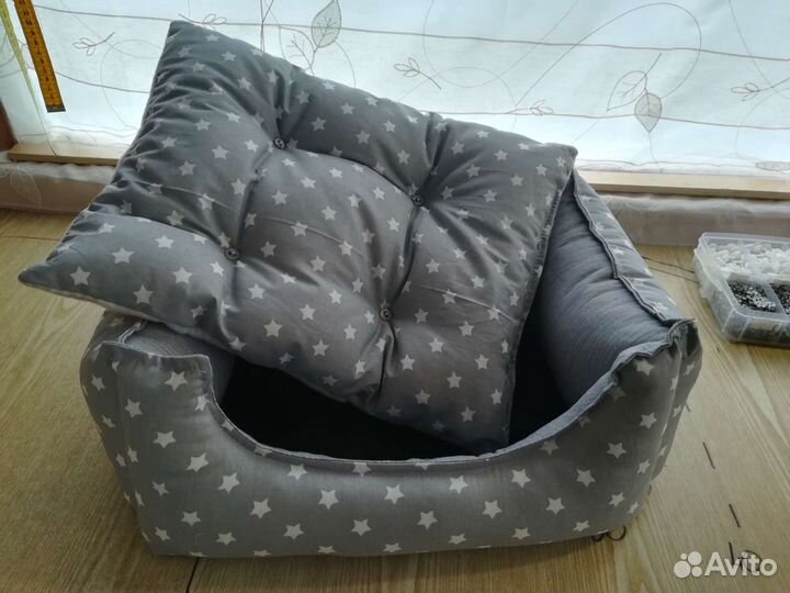 Лежанка для собак и кошек